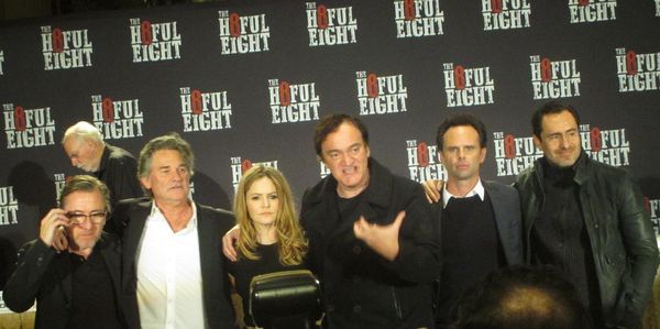 An enthusiastic Quentin Tarantino with Six of The Hateful Eight: Tim Roth, Kurt Russell, Jennifer Jason Leigh, Walton Goggins, Demian Bichir and Bruce Dern